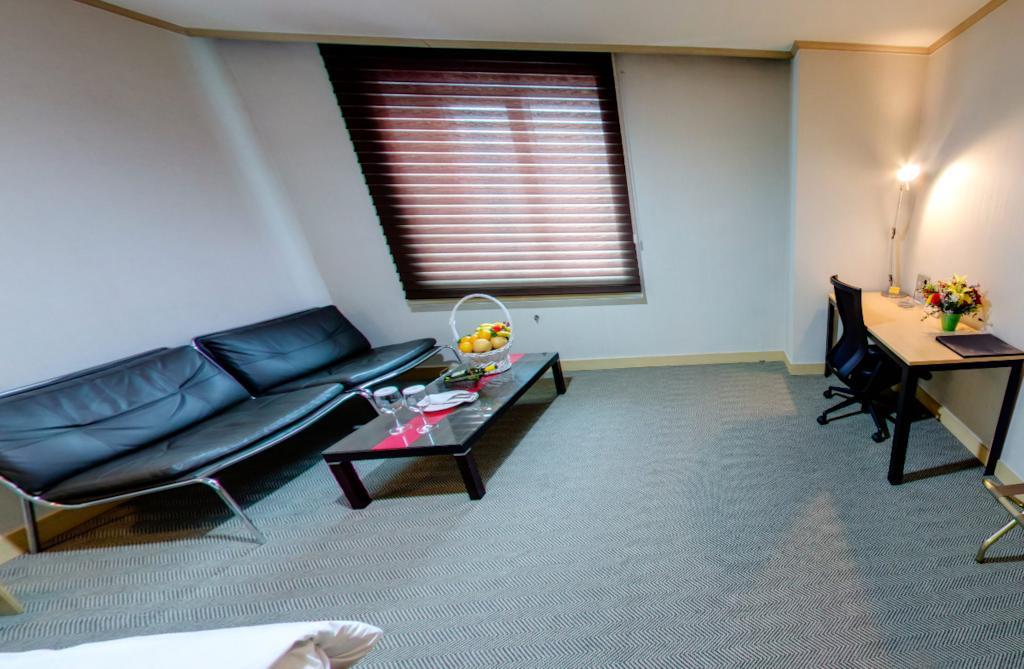 Changwon Hotel Δωμάτιο φωτογραφία