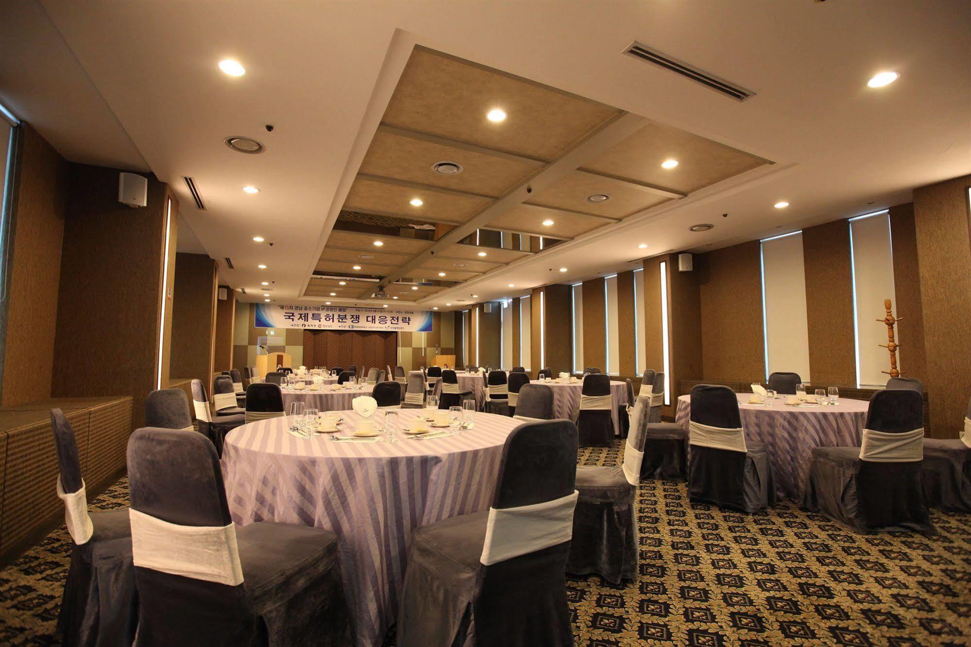 Changwon Hotel Εξωτερικό φωτογραφία